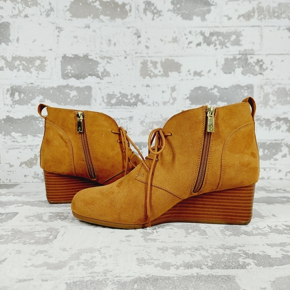 New Kenneth Cole REACTION Deka Tan Suede Lace Up Wedge Bootie C235 - Picture 4 of 11